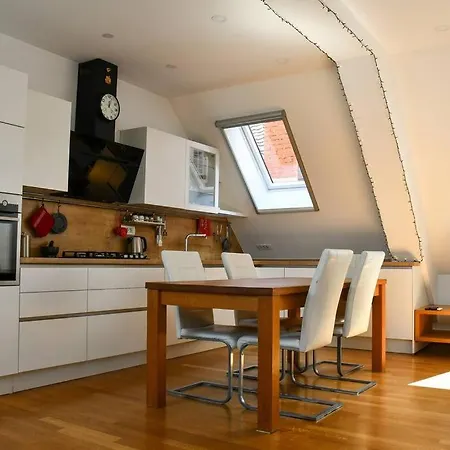 Stairway To 아파트 *