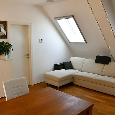 アパート Stairway To *