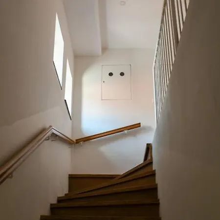 アパート Stairway To *